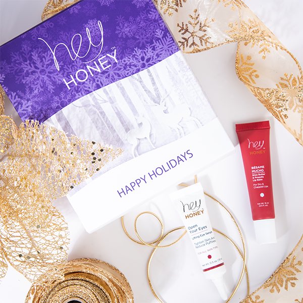 heyhoney's tweet photo. #HeyHoney, it's Holiday season🎁
Are you ready for the Holidays? I know we are! Which Sets do you have your eyes on?🤔
#RealLife #RealSkincare #GreenBeauty #CleanBeauty #CleanIngredients #Holiday #Family #Friends #Giving #Skincare #Selfcare https://t.co/gCjy3mvzDW