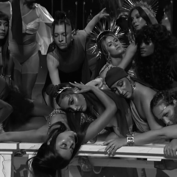 quitcloudy's tweet image. the visuals @ArianaGrande