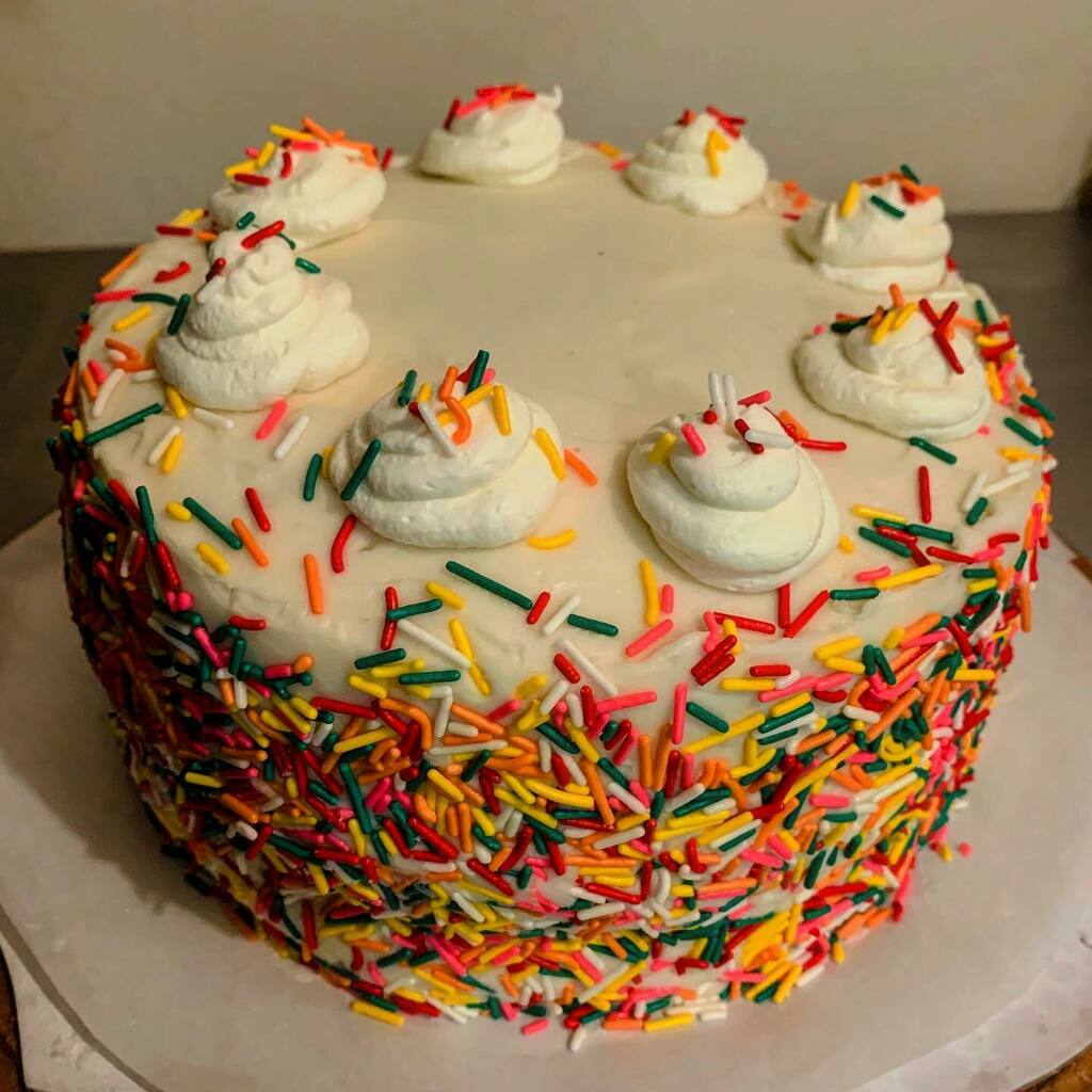 localedibles's tweet photo. Three layer funfettii cake with buttercream frosting and whip cream #baking #spelt #veganoption #cleanbaking #fortheloveofbaking https://t.co/oD9Ka1vlGL https://t.co/11s4p7Ny6G