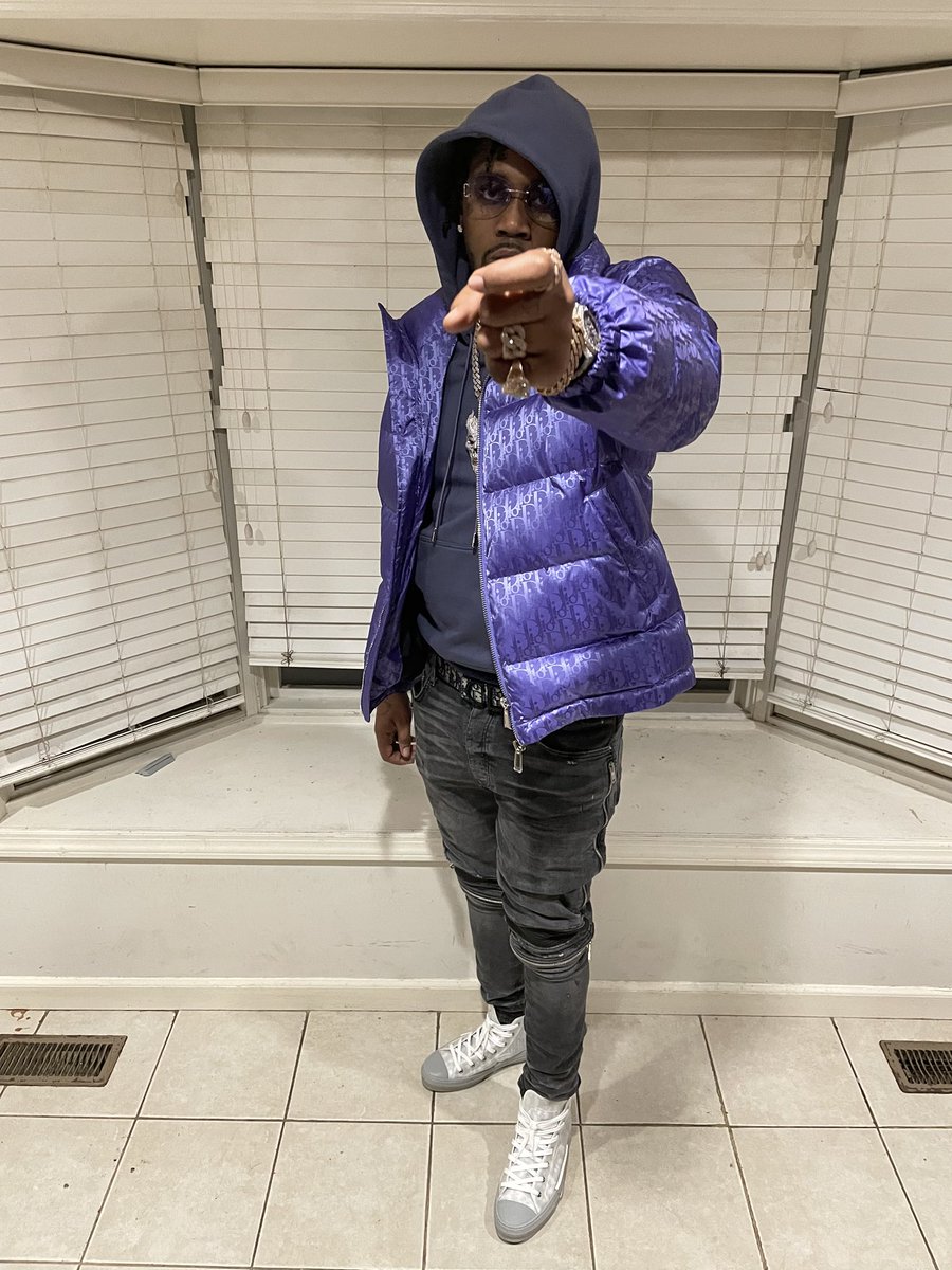 FivioForeign's tweet photo. Dey think I made it out.. If bro do a hit imma pay em out 😈 https://t.co/BJ5mzL4oBT
