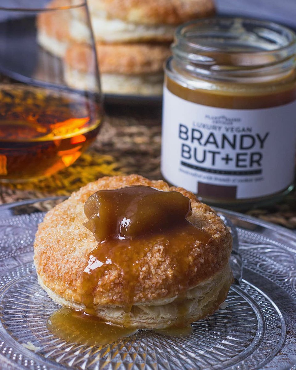 PBArtisan's tweet photo. 🚨VEGAN BRANDY BUT+ER IS BACK 🚨
It's nearly that time of year again and time to lovingly top your mince pies with dairy free brandy but+er. Available for a limited time only! https://t.co/N3KpLKZiFb
#veganhour #vegan #veganuk #ukvegan #dairyfree https://t.co/hiYiLClCZu