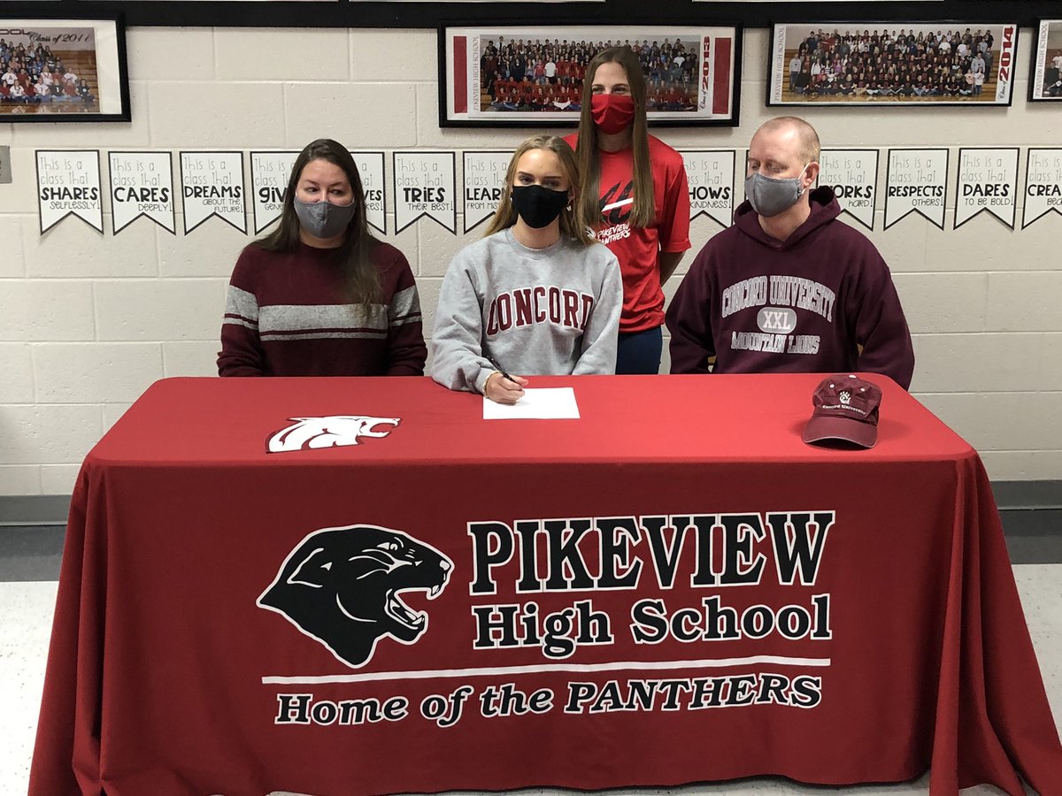 NSDugan's tweet photo. .@PikeViewHigh_WV’s Erin O’Sullivan is off and running to @cu_xctf next fall 🏃♀️
Hear from her tonight on @WVVA. https://t.co/Sh67ykJ2zH