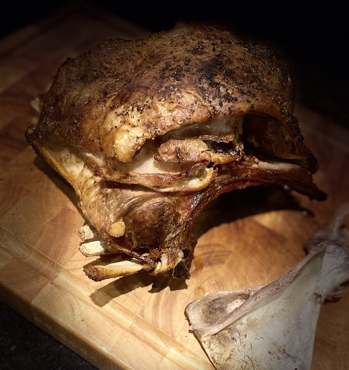 MeatPeter's tweet image. Clean bones.... pulled lamb...on its way to Fajitas. 
#lamb #shoulder #pulledlamb #himalayansaltaged