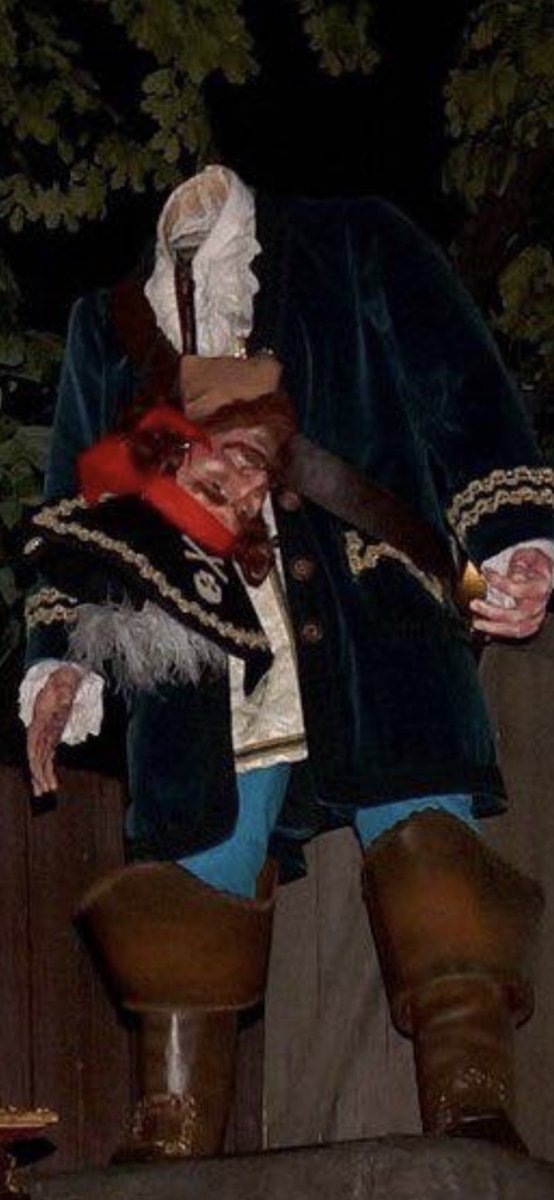 LouieGravance's tweet photo. THERE IS NO BACKSTAGE in business anymore. Now when your employees lose their heads EVERYONE CAN SEE! #SERVICEisaSUPERPOWER #VirtualEvents #VirtualKeynoteSpeaker #ACIM4Business #DisneyServicePrinciples #Gravance #InspirationalSpeaker #PirateLosesHead https://t.co/mk8cGsK7uo