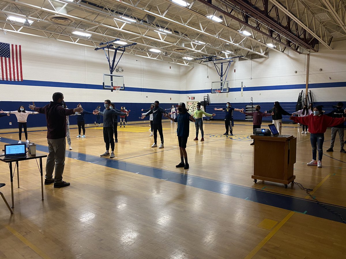 CesarBlacido1's tweet photo. Thank you Mr. Poage from @LanguageArtsRSD for coming to visit our PE class today. The students had a great time learning Tai Chi from you!  #WellnessWeek https://t.co/N6wvZjNqr7