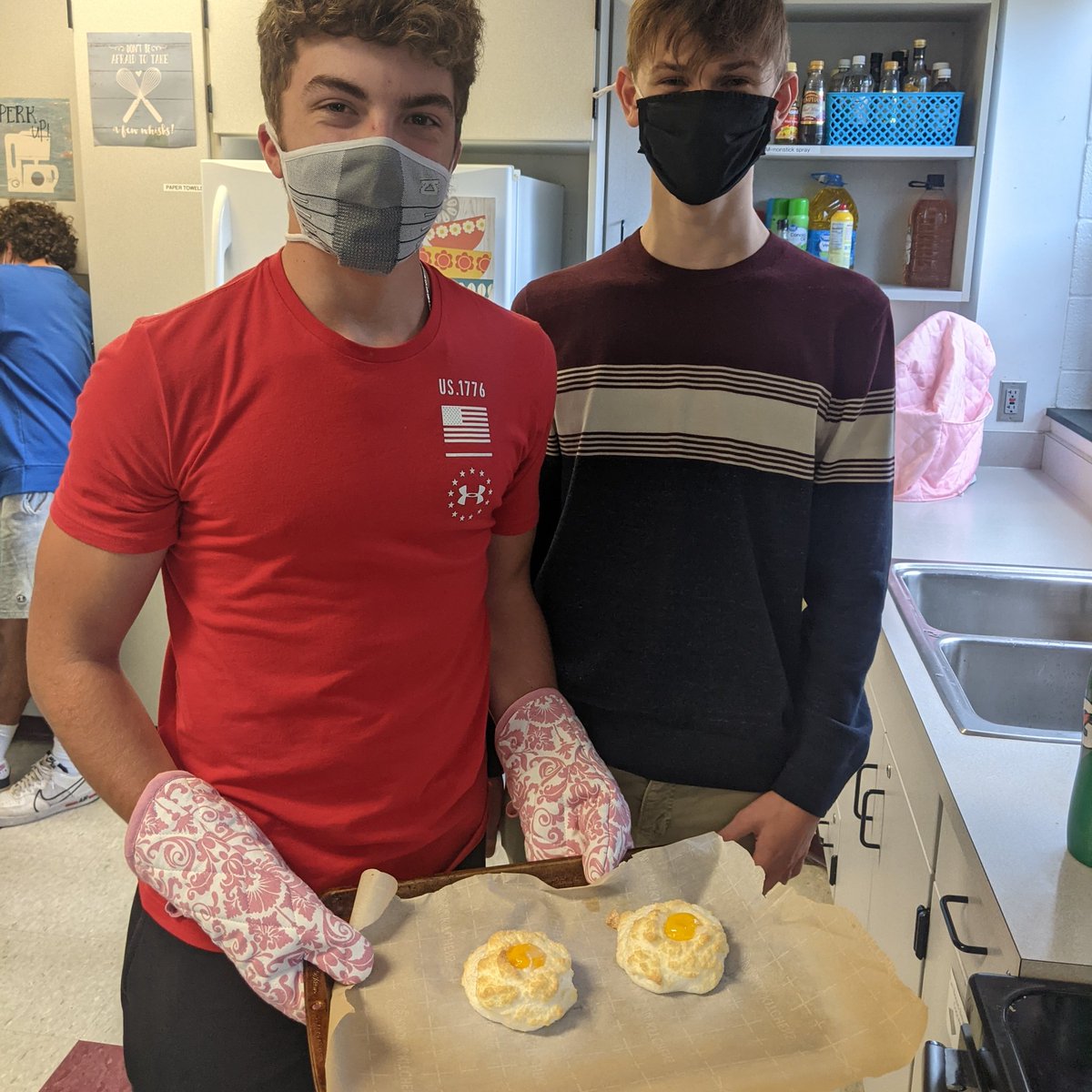 MASH_fcs's tweet photo. Cloud eggs are a gourmet breakfast option, and students did an amazing job at this tricky lab! ☁️🍳☁️#MASDProud #MASHTeach #SayYestoFCS #cloudeggs #cloudegg #food #breakfast https://t.co/BXTDkRgTcq