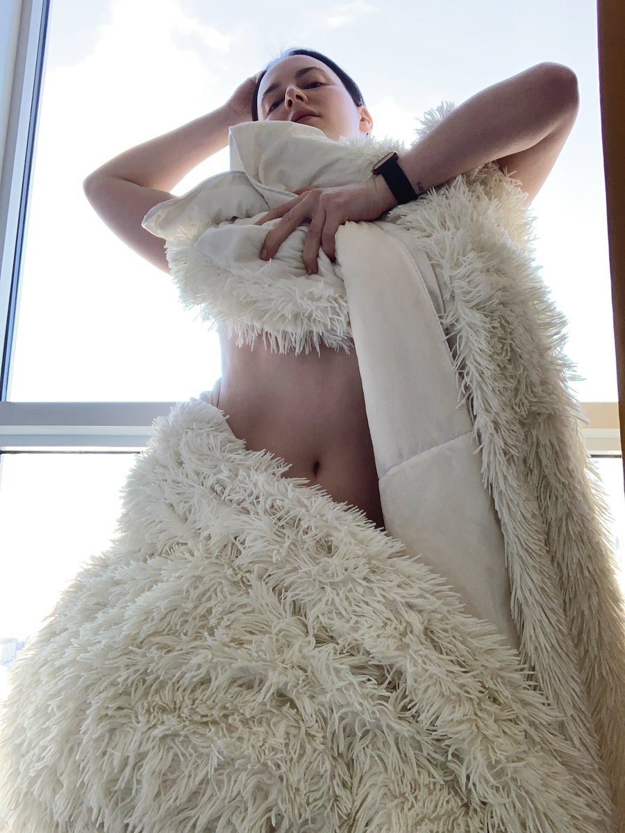 bed_romper's tweet photo. SAFE FOR TWITTER (2020)
iPhone and duvets

In this interrogation of restrictive and oppressive new norms of policing the sex worker diaspora, the artist playfully unpacks notions of explicitness, candidly questioning the shifting meaning of “sensitive media” and “adult content” https://t.co/Ei6ZfzqLbP