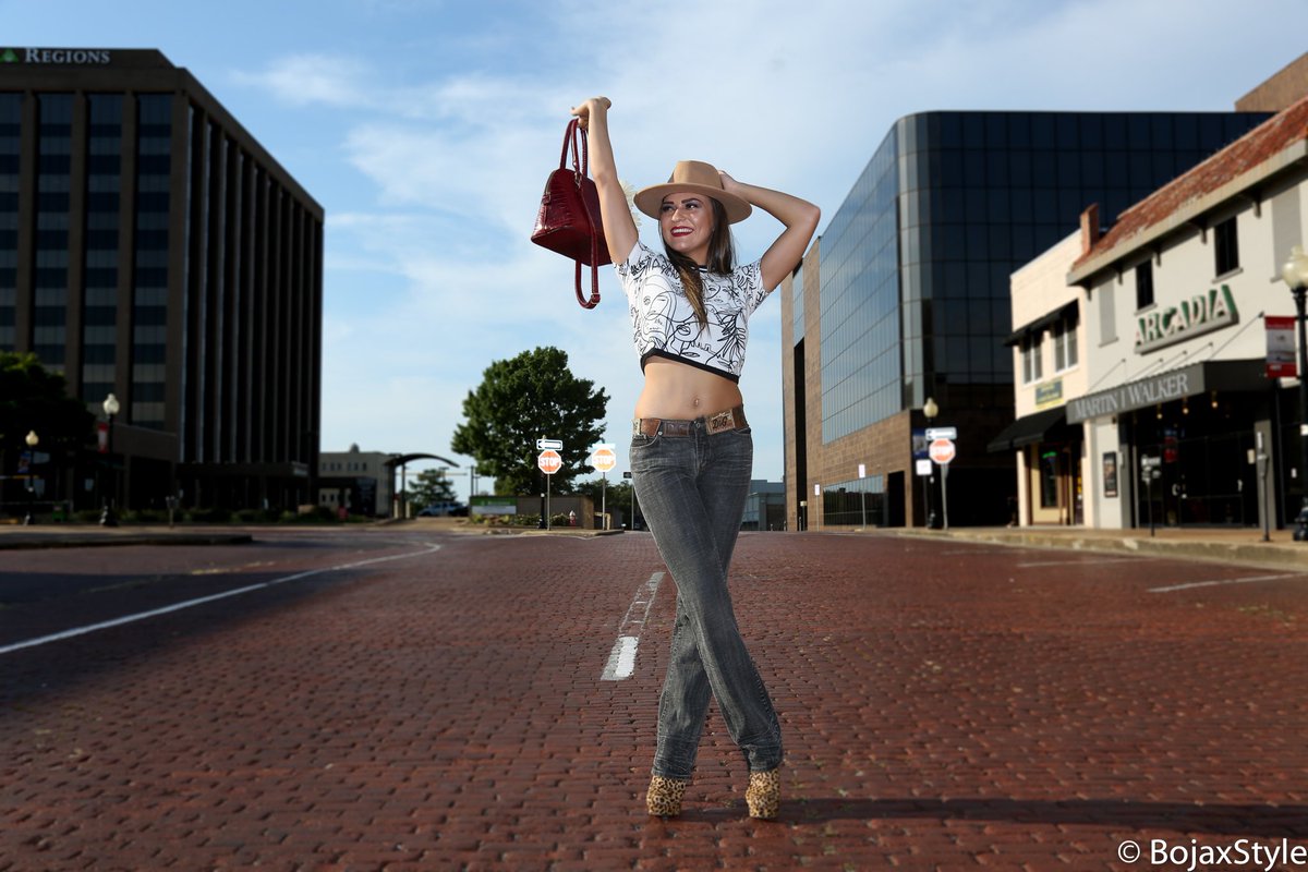 Goodwilletx's tweet photo. Beauty Is ATTITUDE! #Werq #getitatgoodwill #bojaxstyle #modeling #contentcreator #fashionlover #thriftchic #bojaxstyle https://t.co/El4TJB7iKW