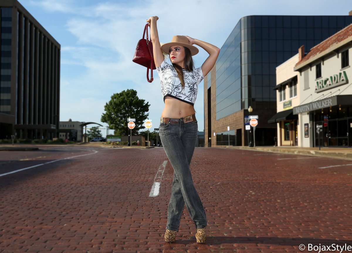Goodwilletx's tweet photo. Beauty Is ATTITUDE! #Werq #getitatgoodwill #bojaxstyle #modeling #contentcreator #fashionlover #thriftchic #bojaxstyle https://t.co/El4TJB7iKW