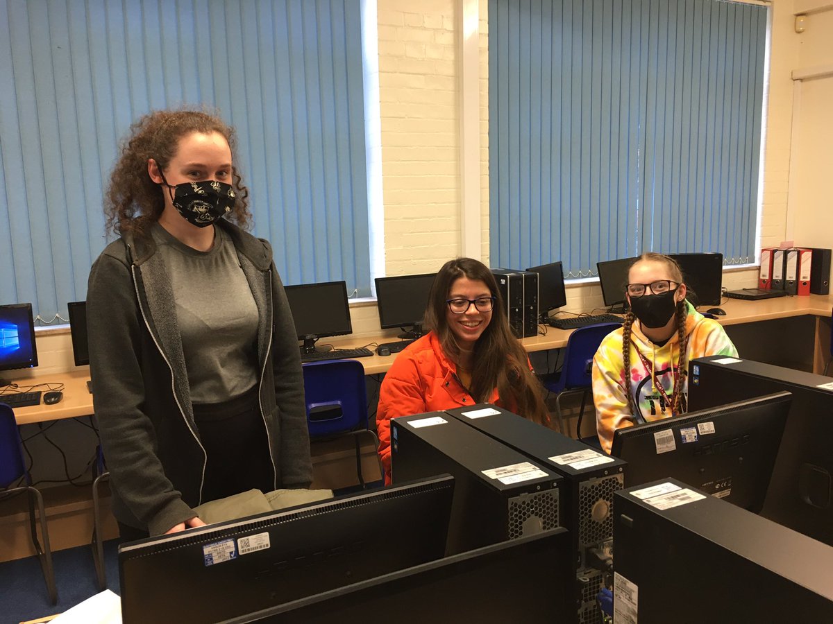 MCA_Six's tweet photo. The UCAS Application Station with Becky was in full swing in room 5 during lunchtime today. Pop in next Tuesday for a snack and to get some help with your UCAS form.
#SixthFormLife #TransformingLives #TakeYourPlace #UCAS #ApplicationStation #ExcitingTimesAhead @TakeYourPlaceHE https://t.co/QNIeDB8PFF