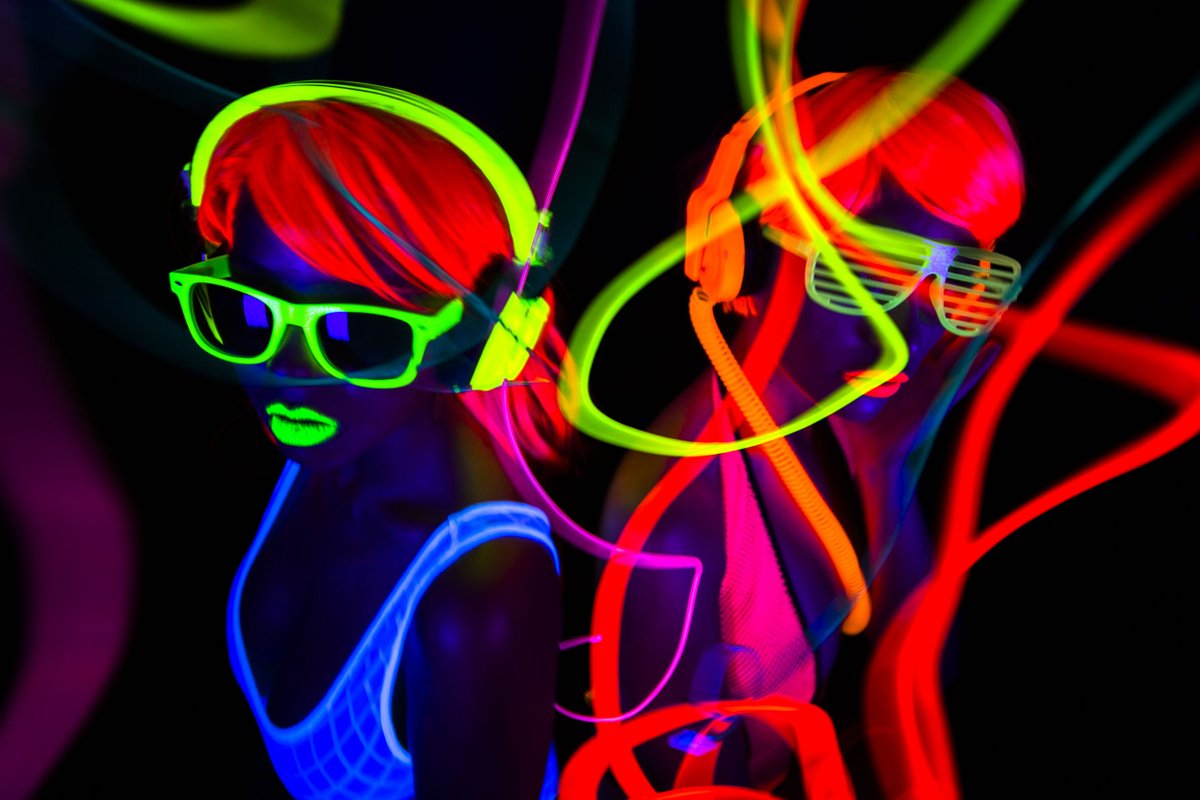 bookmodels_com's tweet photo. Fun Disco Weekend &amp; Photoshoot

https://t.co/B2JueWRdPv

#bookmodelsdotcom #bookmodels #hiremodels #amateurmodels #models #modeling #brandambassadors #festivalmodels #promotionalmodels #eventmodels #dancermodels #fashionmodels #socialinfluencers #atmospheremodels https://t.co/Yea4YkfXuR