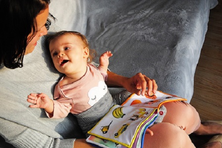 Coram_FL's tweet photo. Reading with your child can be a very warm and loving experience. It is a lovely way of strengthening the bond and can help them become a reader for life https://t.co/fxbQL8WRWH https://t.co/elQXaqfyZ7