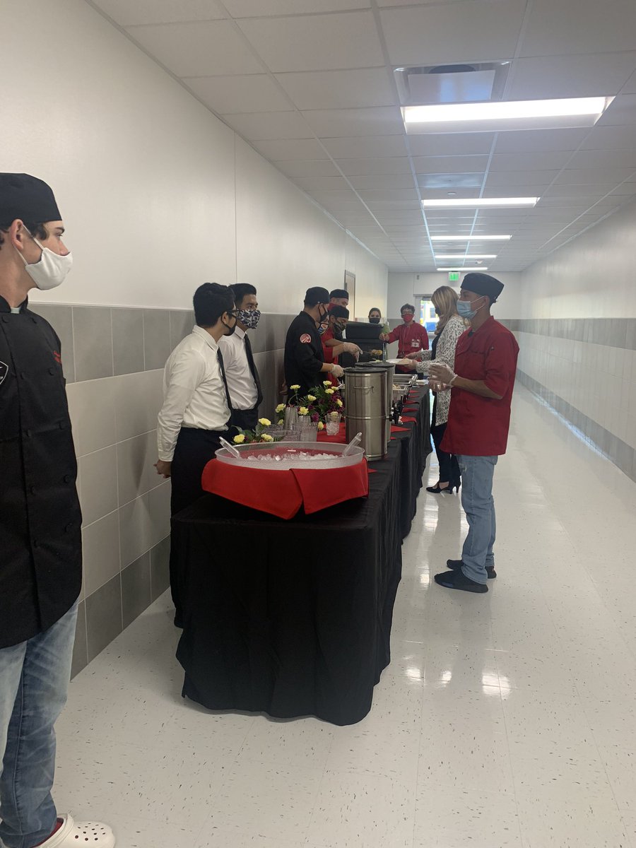 The Tonkawa Culinary Bistro serving up a delish lunch for the Texas Association of Rural Schools. #Just4Kids #IndianPride #WereGoingPlaces <a href="/SuptTrotter/">Chris Trotter</a> <a href="/CSkillsusa/">Cleveland HS SkillsUSA</a>