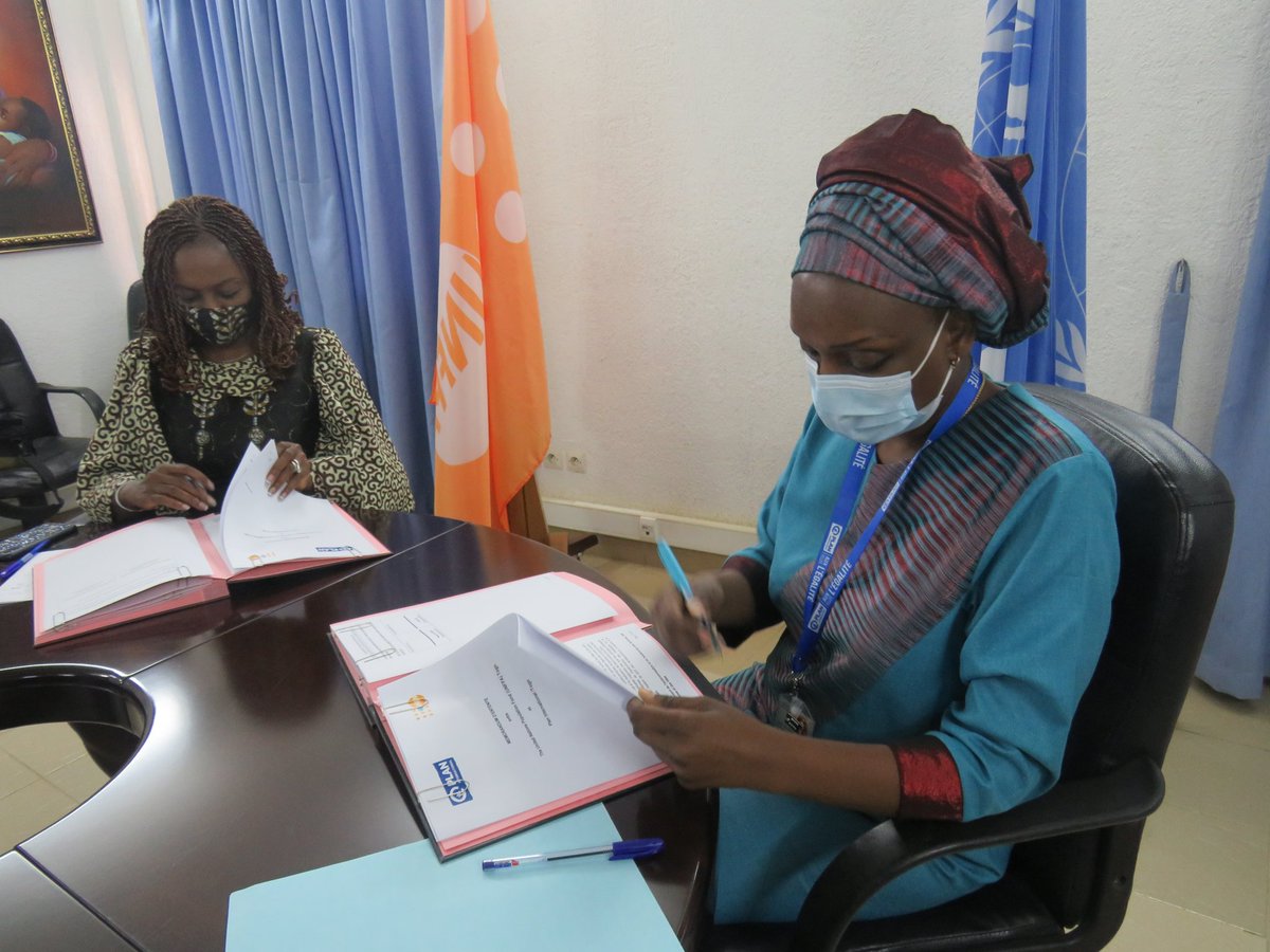 Pour que #LaMarcheContinue en faveur du droit à la santé sexuelle et reproductive afin d'atteindre les #ODD 3 et 5 <a href="/UNFPA_TOGO/">UNFPA Togo</a> et <a href="/PlanIntTogo/">Plan International Togo</a> ont signé un mémorandum d'entente ce 17/11/2020. Ceci au moment où nous célebrons l'an 1 du #NairobiSummit
#AfricaGenEquality 
<a href="/Atayeshe/">UNFPA Executive Director</a>