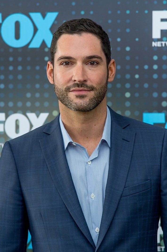 SteffStuff808's tweet photo. Happy birthday to the incredibly talented @tomellis17! Such fun! 🎉🎊 https://t.co/ktzixsRo00