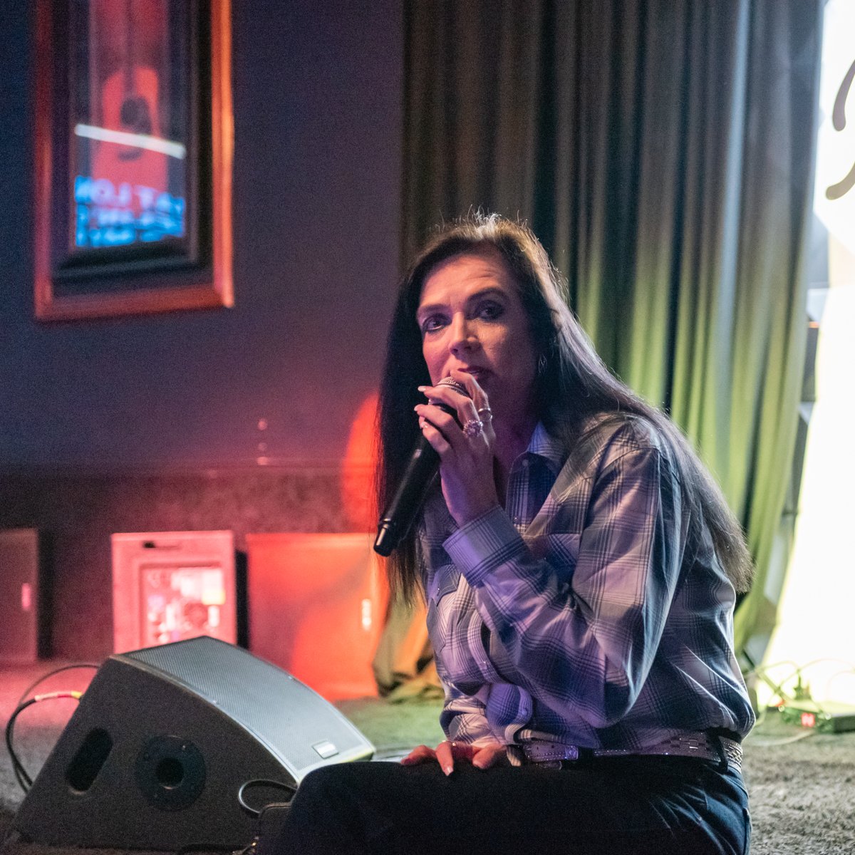 MartiniClubSATX's tweet photo. Your turkey dinner won't be the only thing to impress guests. Take everyone out so you can show off your singing skills on one our karaoke nights. #martiniclubsatx #martinisatx #bestkeptsecretsatx #sakaraoke https://t.co/7g5op1GzWK