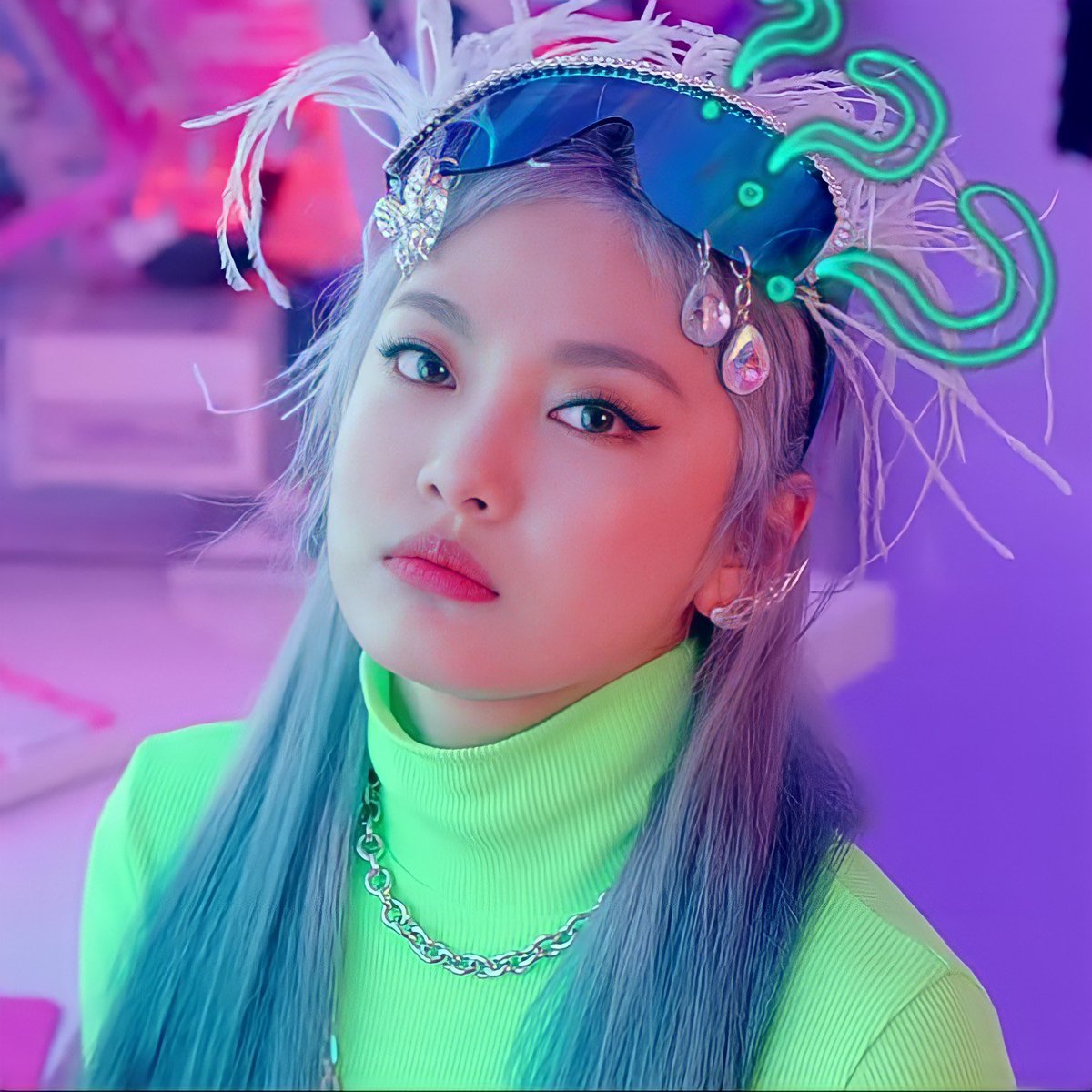 aespaining's tweet image. ㅤ
Our debut MV, Black Mamba is now available and can be watched on SM official YouTube channel! Give it a lot of love and support and let’s start this journey together with æspa.🦋
🎬 youtu.be/ZeerrnuLi5E
ㅤ