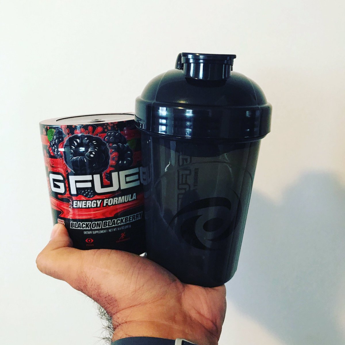 n1qhtw1nq's tweet photo. Got my #Darkness bundle from @GFuelEnergy and it’s awesome! Giving me the boost I need to continue my workday! Highly recommend, and use #MesaArmy for a discount! @MesaSean #Destiny2 https://t.co/Pt8agEy1f7