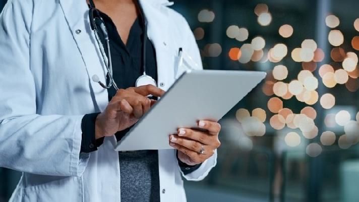 HealthcareLdr's tweet photo. #Vodafone releases report on how #5G and #IoT technology can transform #healthcare 🏥 ￼https://t.co/a9x7smWpTt #DigitalHealth #HealthcareIT #Wearables #Drones 

￼@ForesightMC @sminaev2015 @IanLJones98 @DrFerdowsi @DonnaKLencki @Gil_Bashe @DrHugue @ahier @IanLJones98 https://t.co/l6gnmyBWDj
