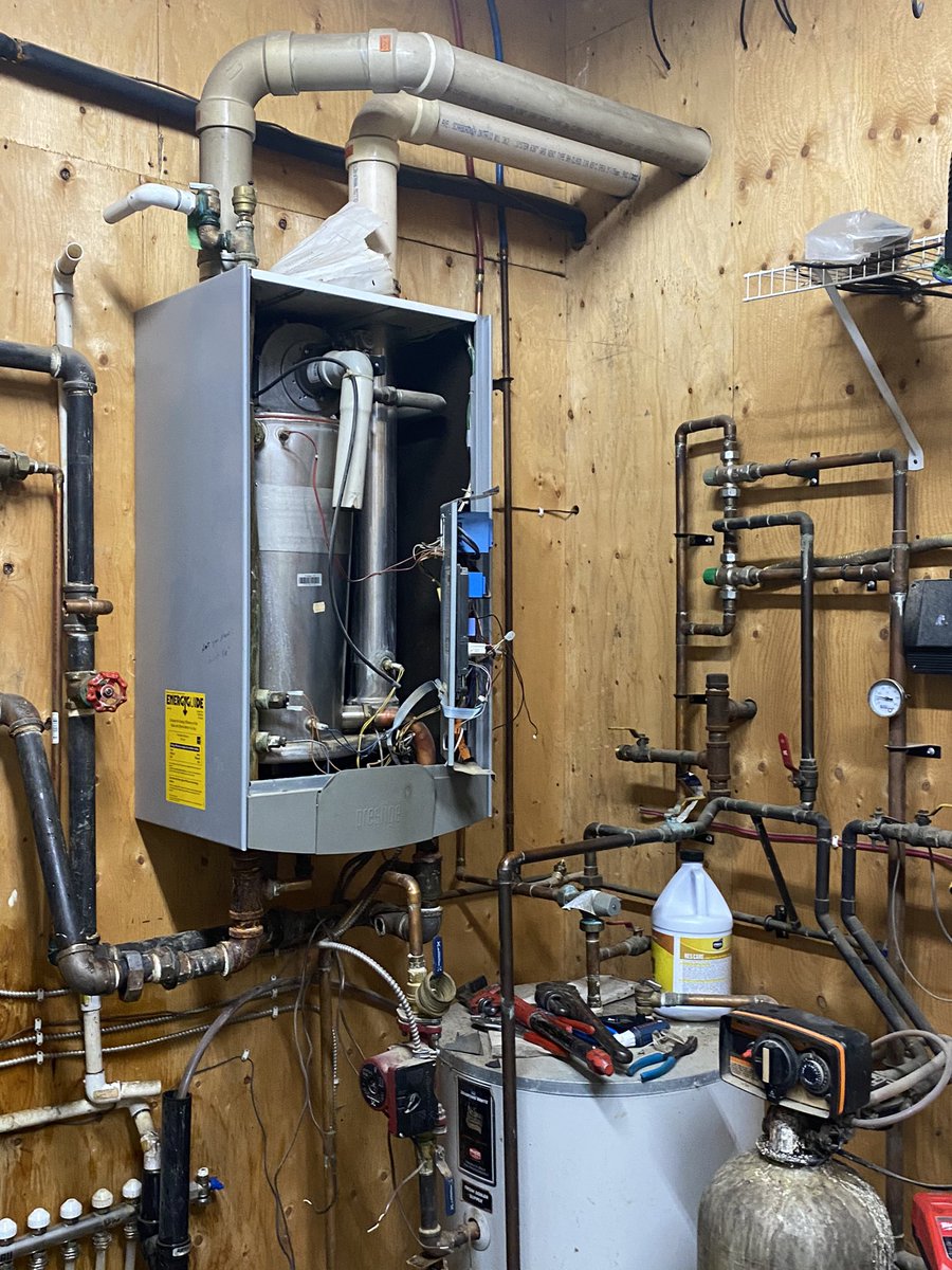 gleesonplbing's tweet photo. Quick boiler swap out for a shop and office https://t.co/8hbjmxySUM