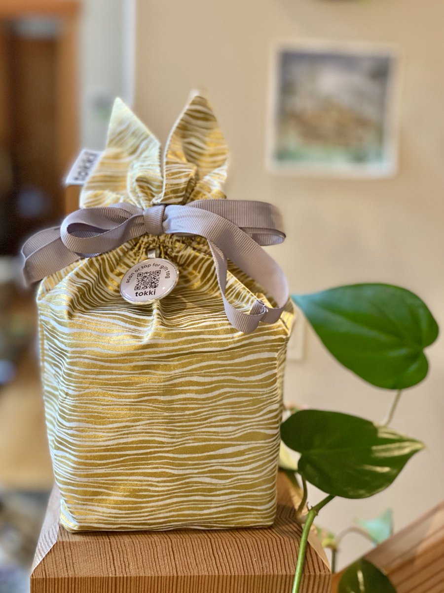SeattleMaven's tweet photo. Right here / Right now: 12 great gift ideas that support fabulous PNW businesses - my 2020 holiday gift guide is fresh on the blog! https://t.co/MH0ZcrZm4o https://t.co/WH6cVXSK5I