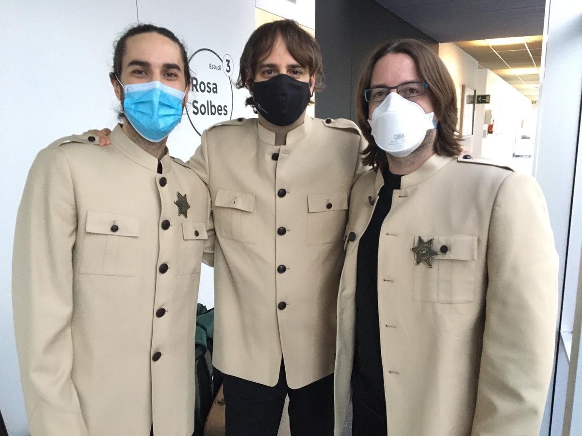 territoriAPunt's tweet photo. Hui, en #Versionautes, rebem @losblisters, una banda tribut valenciana que fa més de quinze anys que interpreta damunt dels escenaris les cançons de The Beatles.
Pareu l'orella perquè ens regalaran dues de les seues versions en directe! 
#TerritoriSonor 🕛 de 0:00 a 2:00 🕑 https://t.co/Hy5VCRX4pb