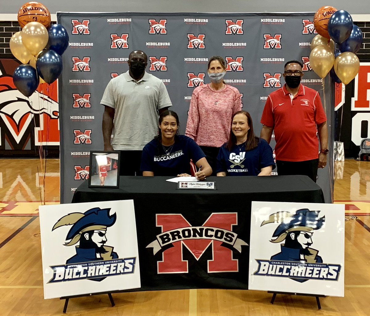 Burg_Athletics's tweet photo. 🚨Basketball Signing 🚨
Congrats @skylar_dian on signing with Charleston Southern University 👏🏻👏🏻. Middleburg is extremely proud of you‼️
#BroncoBuilt https://t.co/woMoBoDgkP