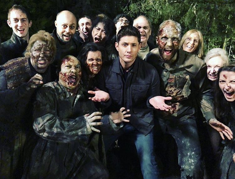 a thread of my fave spn bts set pics bc i’m not ready to say goodbye 