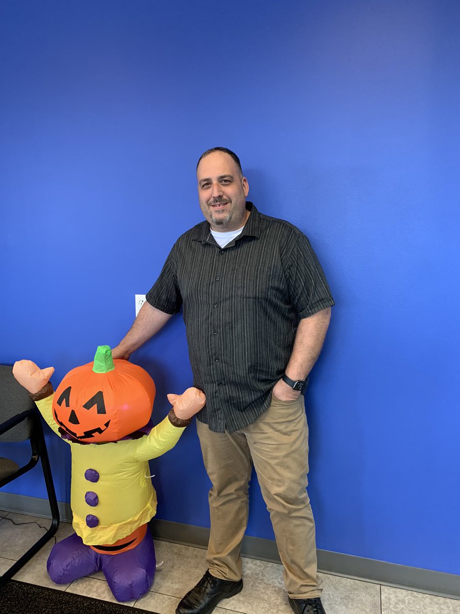 WHAutoRepair's tweet photo. Happy birthday, Jason! 🥳
Thank you for everything you do! Glad we could celebrate with you. Hope you have a great rest of your birthday!
#birthday #owner #willoughbyhillsauto #whar #november #celebrate #firstdayofsnow #birthday #autorepair https://t.co/f1fFTaDA1N