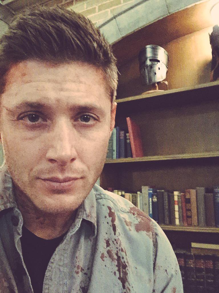 a thread of my fave spn bts set pics bc i’m not ready to say goodbye 