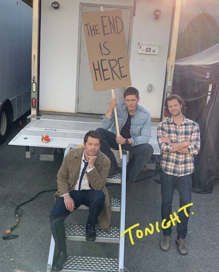 a thread of my fave spn bts set pics bc i’m not ready to say goodbye 
