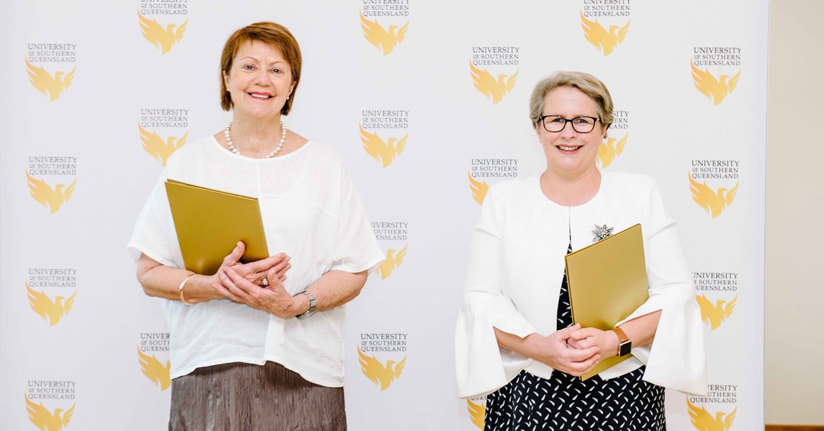 unisqaus's tweet photo. 🤝🤝🤝
@usqedu reaffirms ties with @toowoombaregion's #flexischool - supporting and empowering a diverse range of students.
Details: https://t.co/Lem8J1YHV0 https://t.co/gCOk9C7QJw