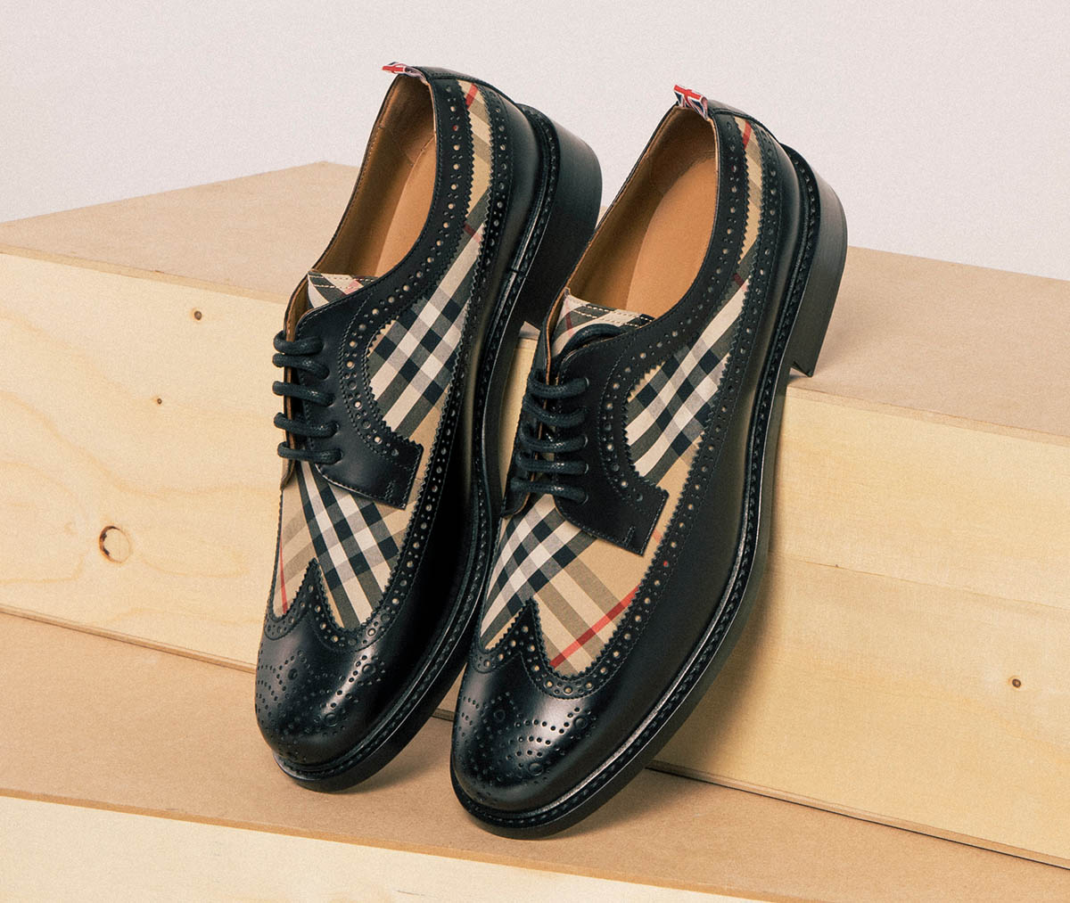 flannelsfashion's tweet photo. If the shoes fits @Burberry: https://t.co/Xcg9zgqAJn 

#FLANNELS #FLANNELSMan #Burberry #Fashion #Style https://t.co/QbrT9D0tLs