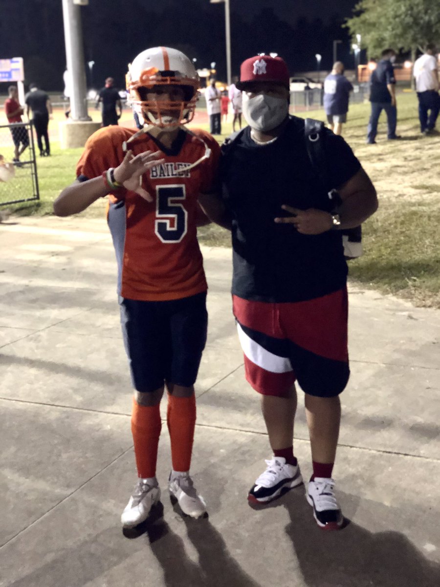 Mike_Ross03's tweet photo. Congratulations to my mini me @ChrisMRoss06 ... Due to COVID the students had to sign up Thursday to be voted, Got the email today saying he was Voted Homecoming King 🤴🏽👑 My Smart, Young King Congratulations Son #2020HomecomingKing https://t.co/VK4QCFiWcn