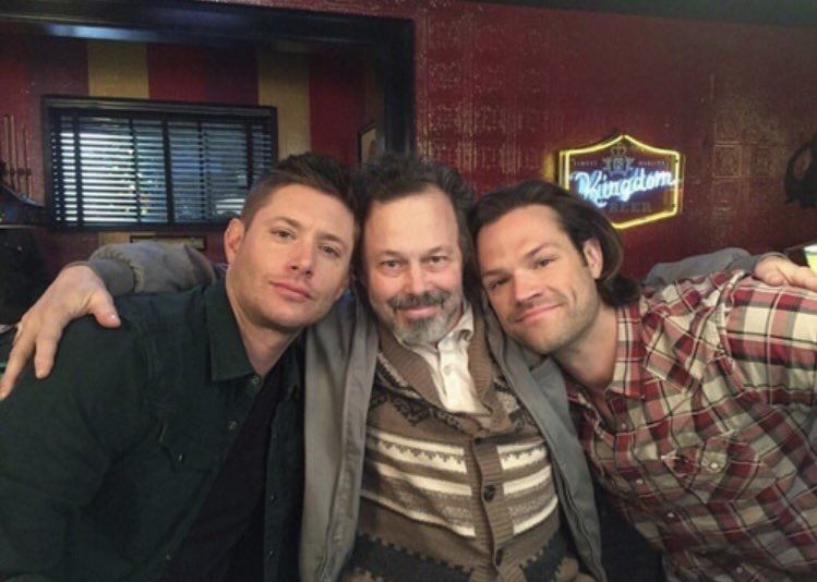 a thread of my fave spn bts set pics bc i’m not ready to say goodbye 