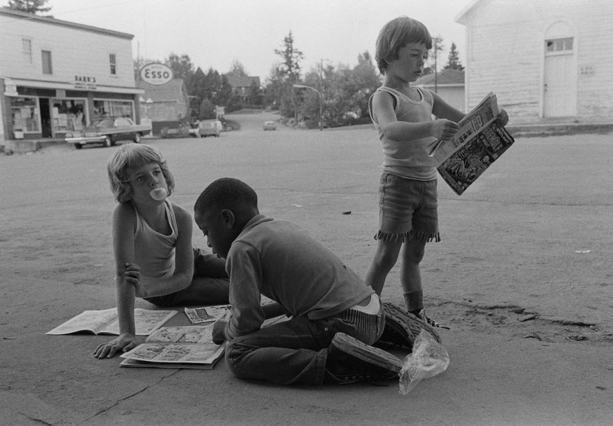 artcaninstitute's tweet photo. ✨♥️ We wanted to share with you news of a very special exhibition on view at the @CardinalGallery in Toronto, featuring the photography of Joan Latchford (1926-2017), a Toronto-based photojournalist who captured the city’s diversity and diaspora for much of the 1960s and 70s. https://t.co/tcHOvAGgQw