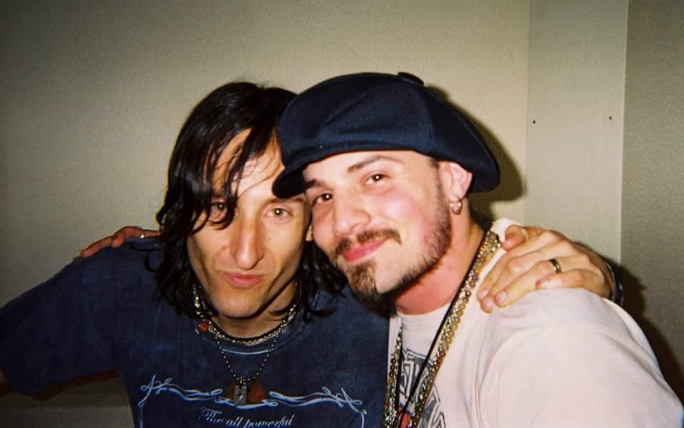  And happy birthday Richard Fortus! 