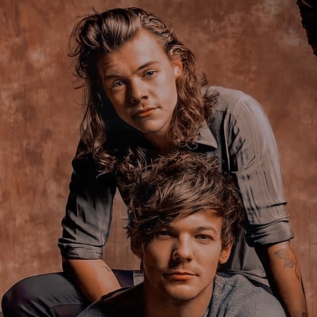 “they broke up in 2015” (a very extensive thread)