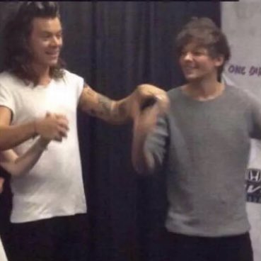 “they broke up in 2015” (a very extensive thread)