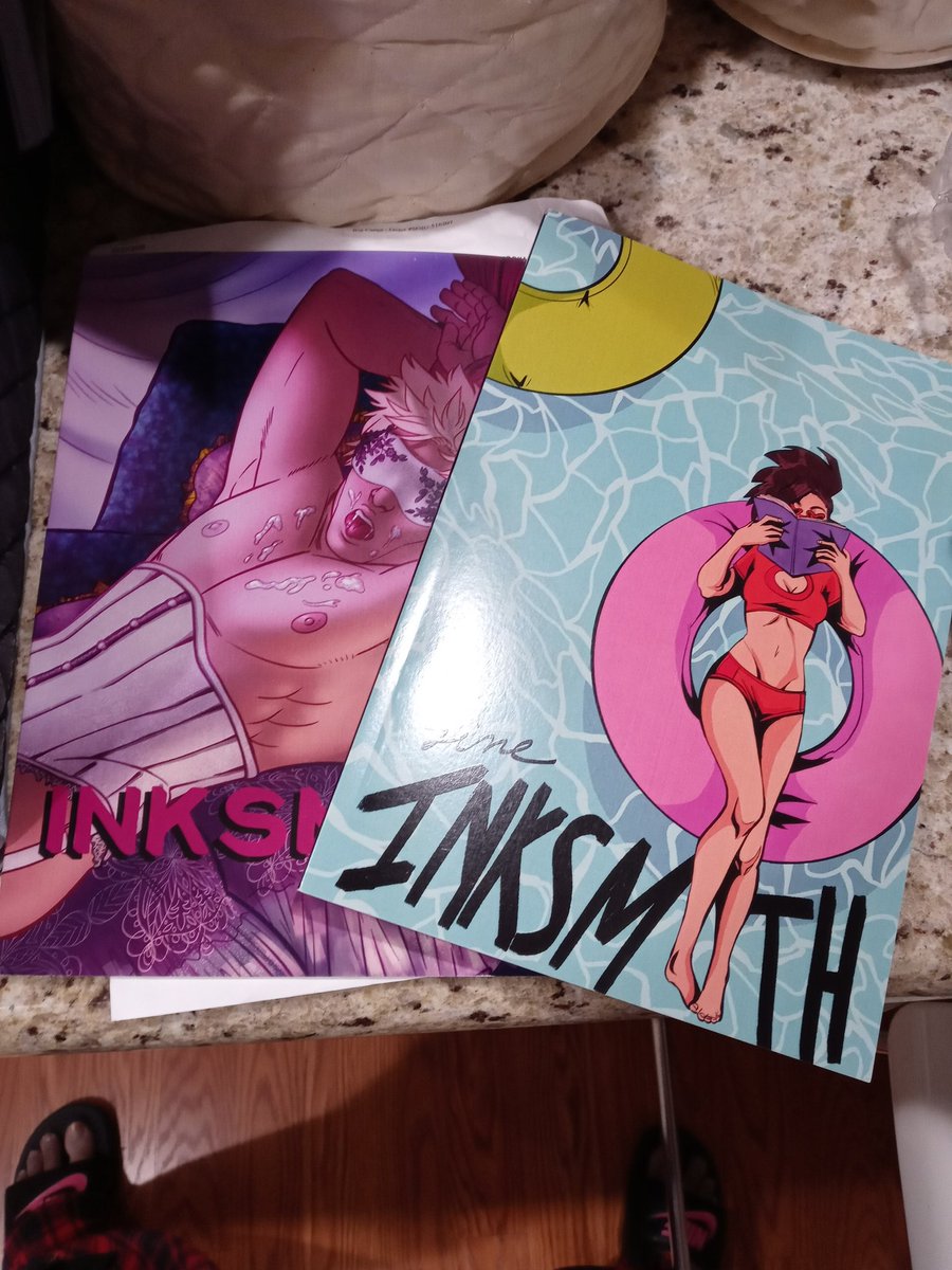 Kisarafoxs's tweet photo. @InksmithZine zine books came today! Gotta admit i find them a great read and the fact the font is easy on my poor eyes lol only complaint us i wish, and excuse the bias here, there was at least one DkBk in the night ver. I will survive without it. ☺ https://t.co/h41S6URNtR
