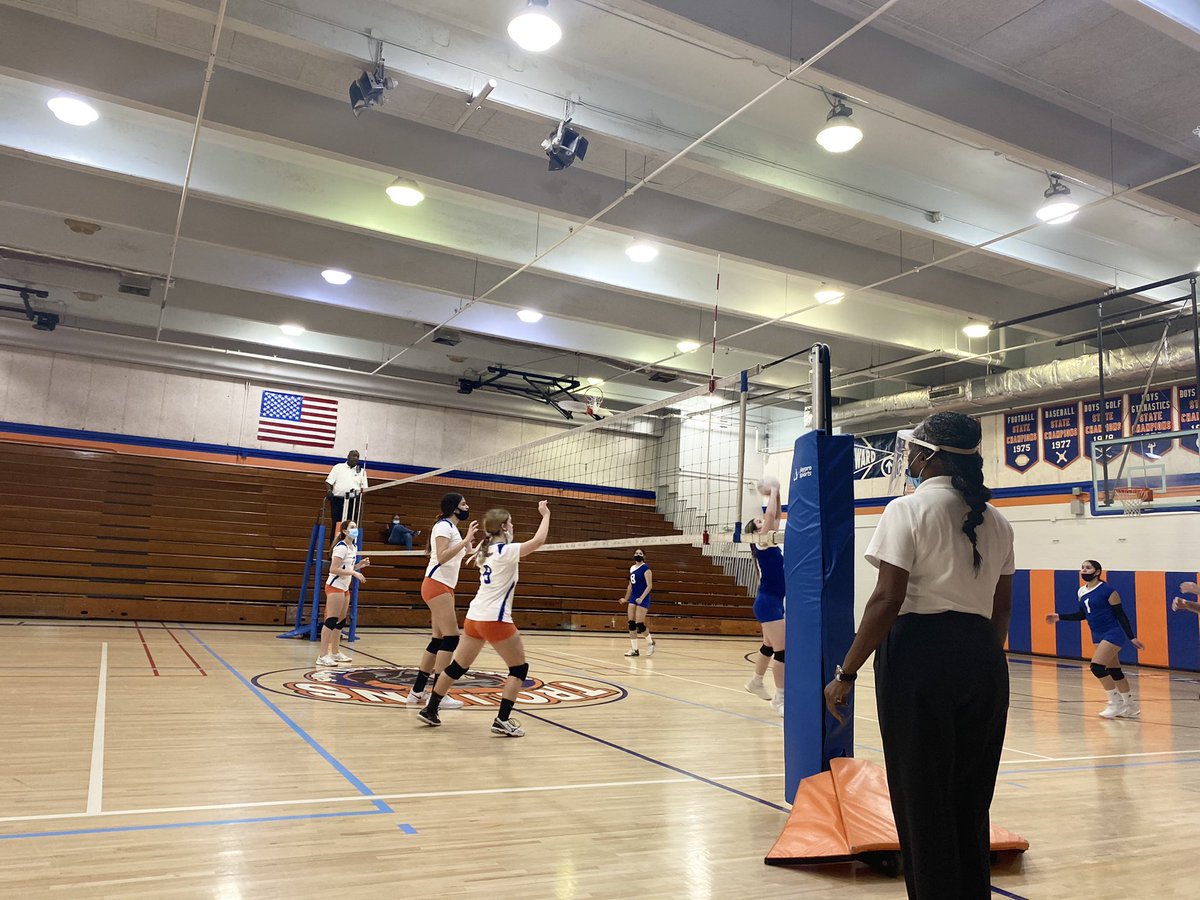 Our <a href="/HMLSrHighSchool/">Hialeah-Miami Lakes</a> girls killing it playing volleyball against <a href="/HialeahSenior/">Hialeah High School</a>!  <a href="/alexsantoyo75/">Alexander Santoyo</a> <a href="/J_Ramirez991015/">Juan Ramirez</a> #TrojanCountry
