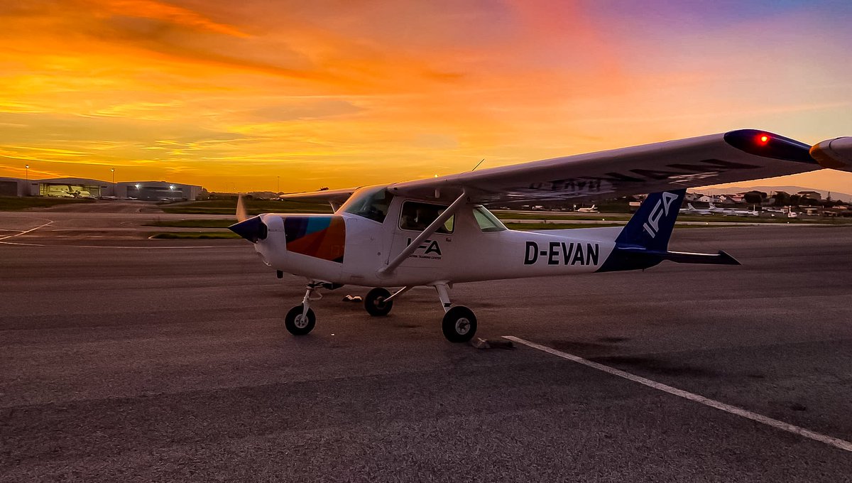 IFA_Training's tweet photo. IFA colors at the sky! π
_
#IFATraining #aviationtraining #Trainingcenter #becameapilot #aviation #aviationlovers #aviationworld #aviationphotography #aviationdaily #aviationgeek #aviation4u #fly #sunset #sunsetlovers #sunsetphotography #airplane https://t.co/wq8ic5x89Z