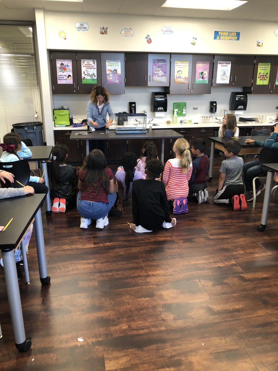 MrsNavarro_CE's tweet photo. Demonstrations and exploration of energy today in science lab! Thank you for all your hard work! #CEexpress #ScienceMatters @cdstinsons https://t.co/gpcz31V2vb