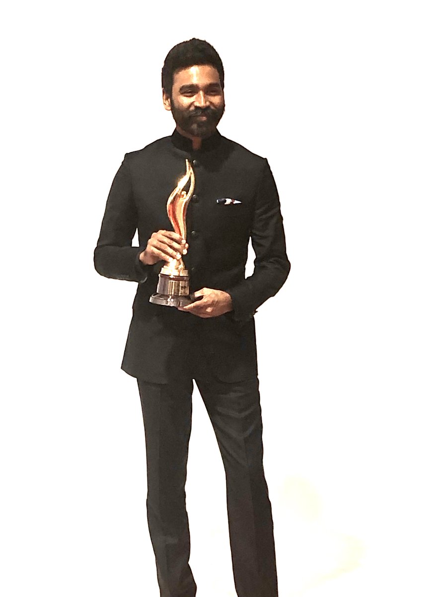 DhanushFc's tweet photo. 2002 : yaara ivan  ivan nadicha padatha pappangala 

2020 : yaara ivan world ye south indian cinema va thirumbi pakka vachuttan 

Both year match years number double two's double zeros 
Before 1B

#RowdyBabyHits1BillionViews
#JagameThandhiram 
@dhanushkraja https://t.co/wqMMJXqKtC