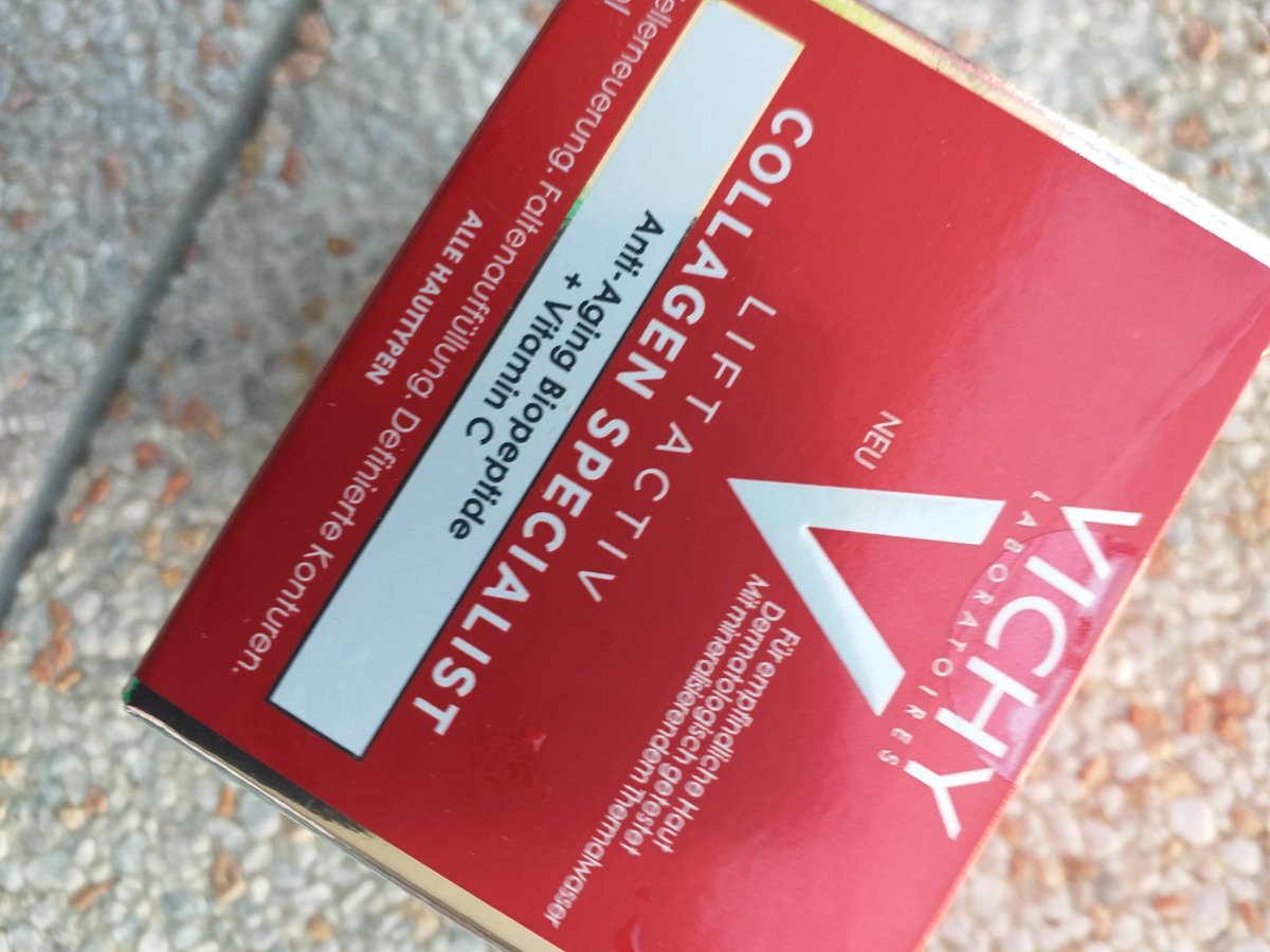 er_hakima's tweet photo. #FanVichy #TestProduit  #CollagenSpecialistNuit
C'est un produit incroyable. La crème hydrate réduit les rides et laisse une douceur sur la peau https://t.co/3zTk32cF6S