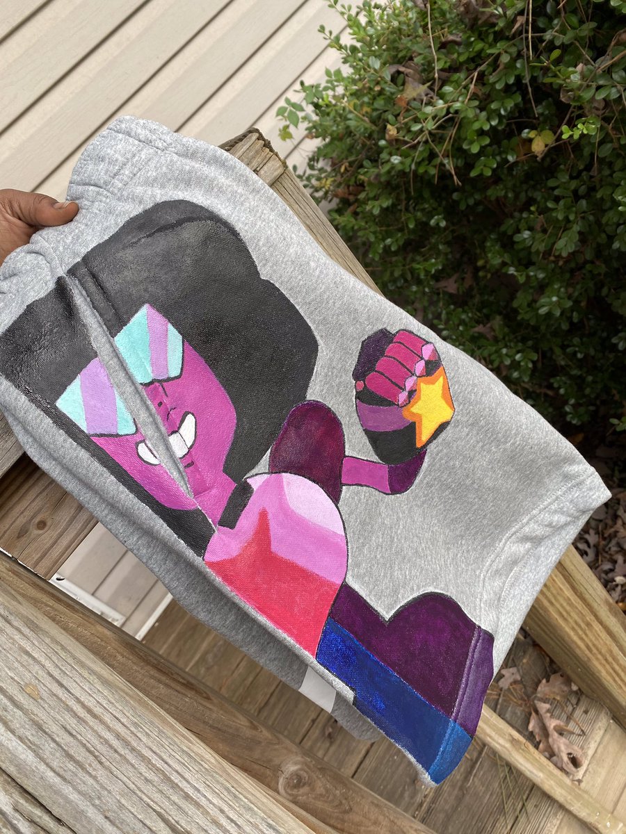stefonlights's tweet photo. I’m a painter/designer that enjoys bringing my clients clothes to life 🤩 It cost $0 to RT, a potential client could be watching 👀 https://t.co/gz7i57TzOV