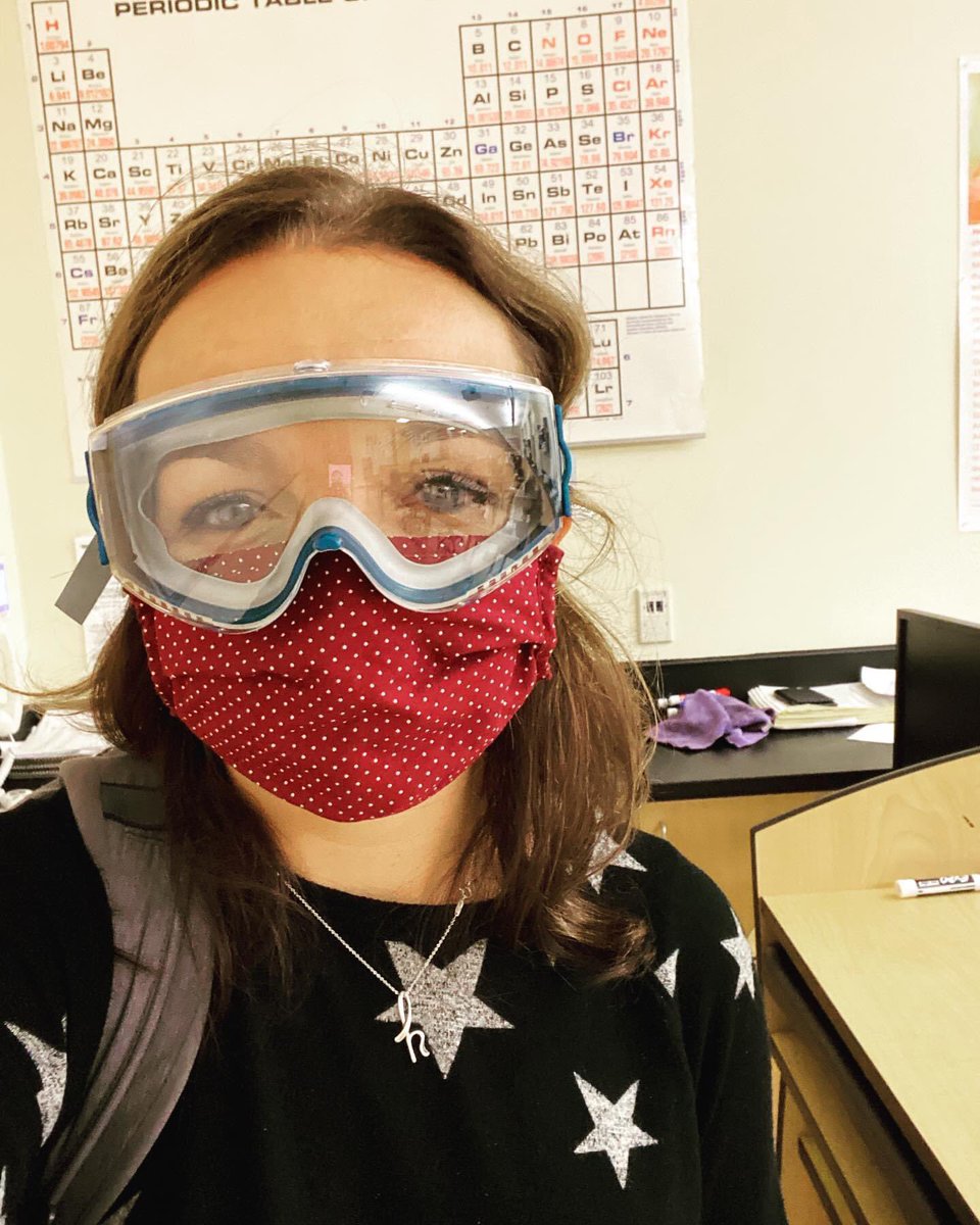 NeilJoe1936's tweet photo. My Daughter the professor at Stonehill College.The goggles and mask combo is really quite stunning 😂🤓👩🏻🔬 @stonehillcollege @hillchembiochem #onemoreweek #cantbelievewemadeitthisfar #labchic #pandemicteaching #genchem https://t.co/J6AUrW7P3L