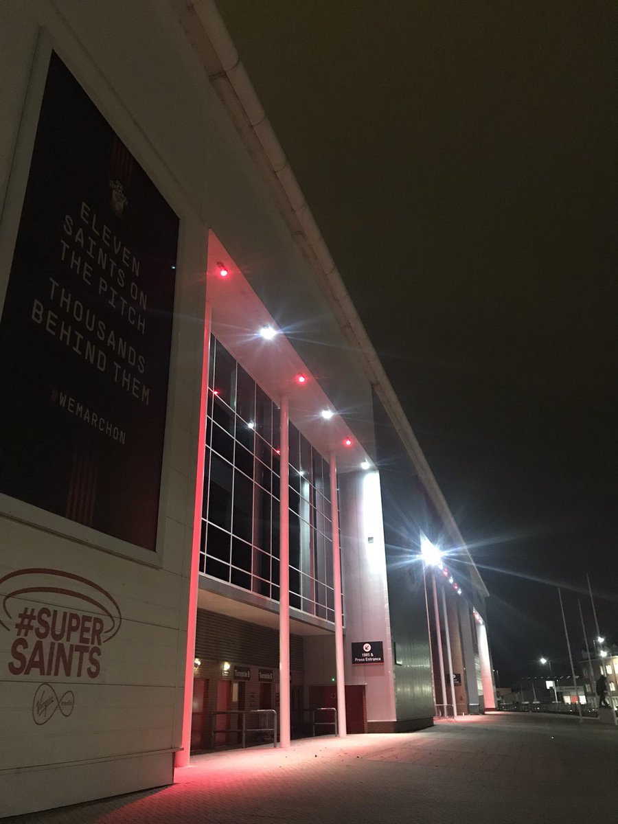 navig8pat's tweet photo. Walking past at day or night, this place looks great in red &amp; white @SouthamptonFC #SaintsFC #StMarys #OWTS #COYR #BackOneDay https://t.co/2iZ2gRl8Rs