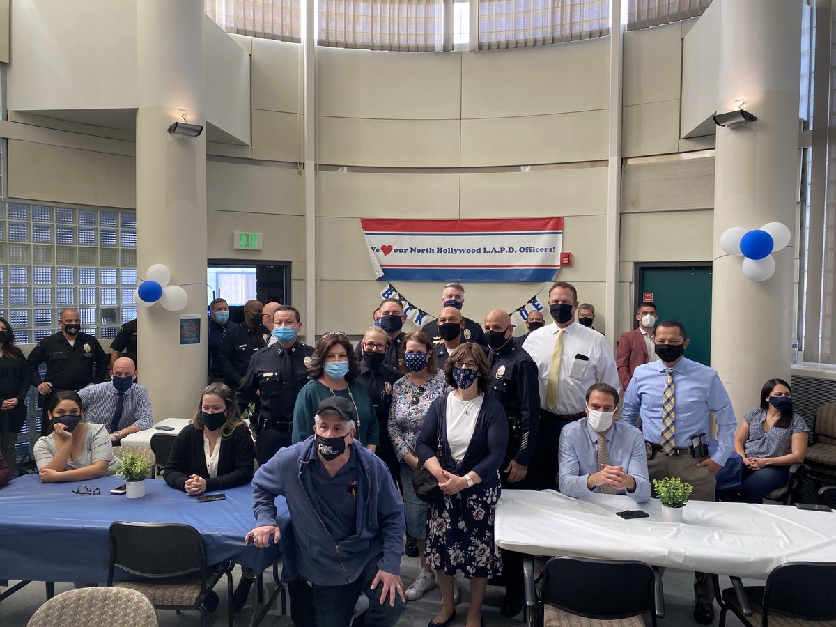 LAPDCaptRamirez's tweet photo. Celebrating 25, 30 and 35 years of service with the LAPD.  Thanks to Deputy Chief Rodriguez for presenting our Pins and Ladies of Valley Village for sponsoring the delicious lunch for our officers. ⁦@LAPDHQ⁩ ⁦@LAPDNorthHwdDiv⁩ https://t.co/ePNU6lsZqe