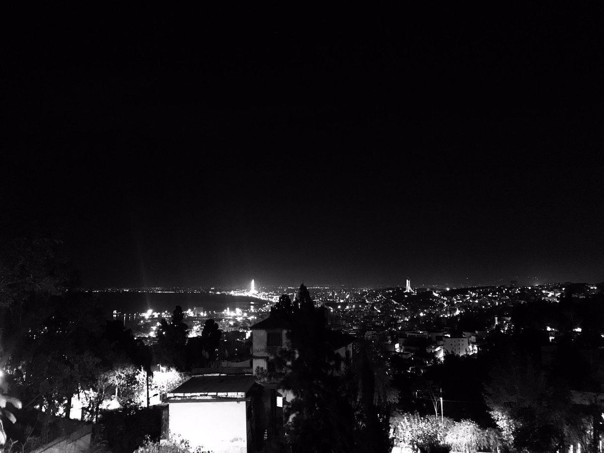 AHLEMBNN's tweet photo. Alger_by_night https://t.co/S3xFjhq8N6